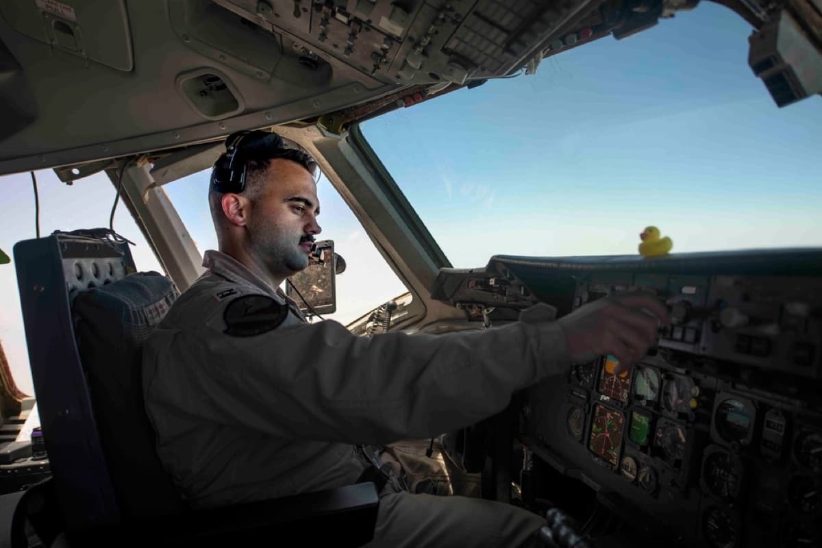 Stunning Images Of The KC-10 Extender