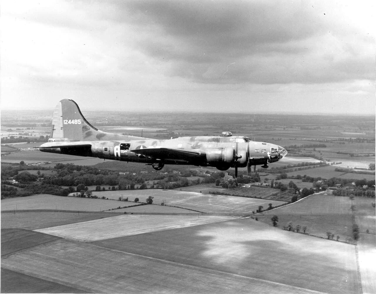 Crew of the Memphis Belle B-17 Flying Fortress, the first heavy bomber to complete 25 missions