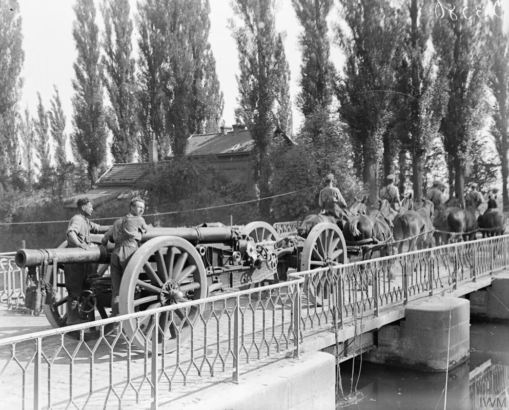 Allied soldiers advancing during the Hundred Days Offensive in the final months of World War I 1918