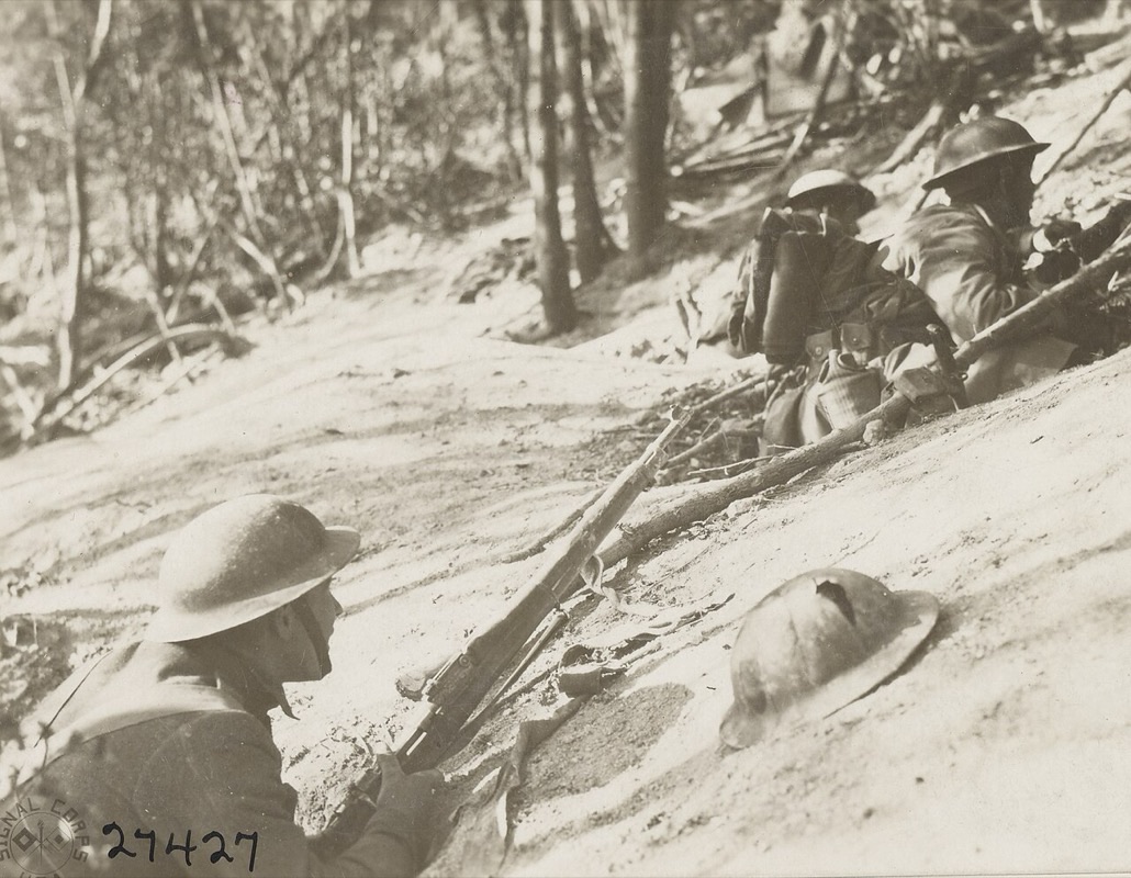 American soldiers advancing through the Meuse-Argonne sector in the final Allied offensive of World War I 1918