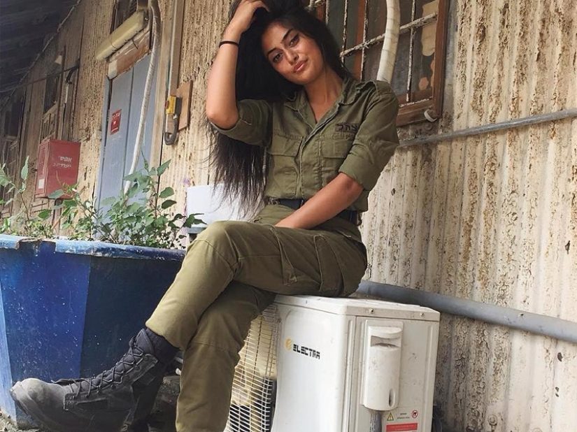 Female IDF soldiers at a military ceremony in Jerusalem