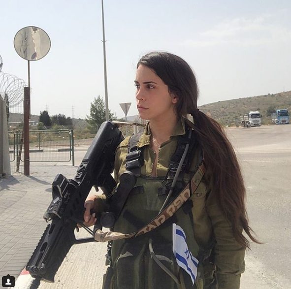 Former IDF woman studying at a prestigious university campus