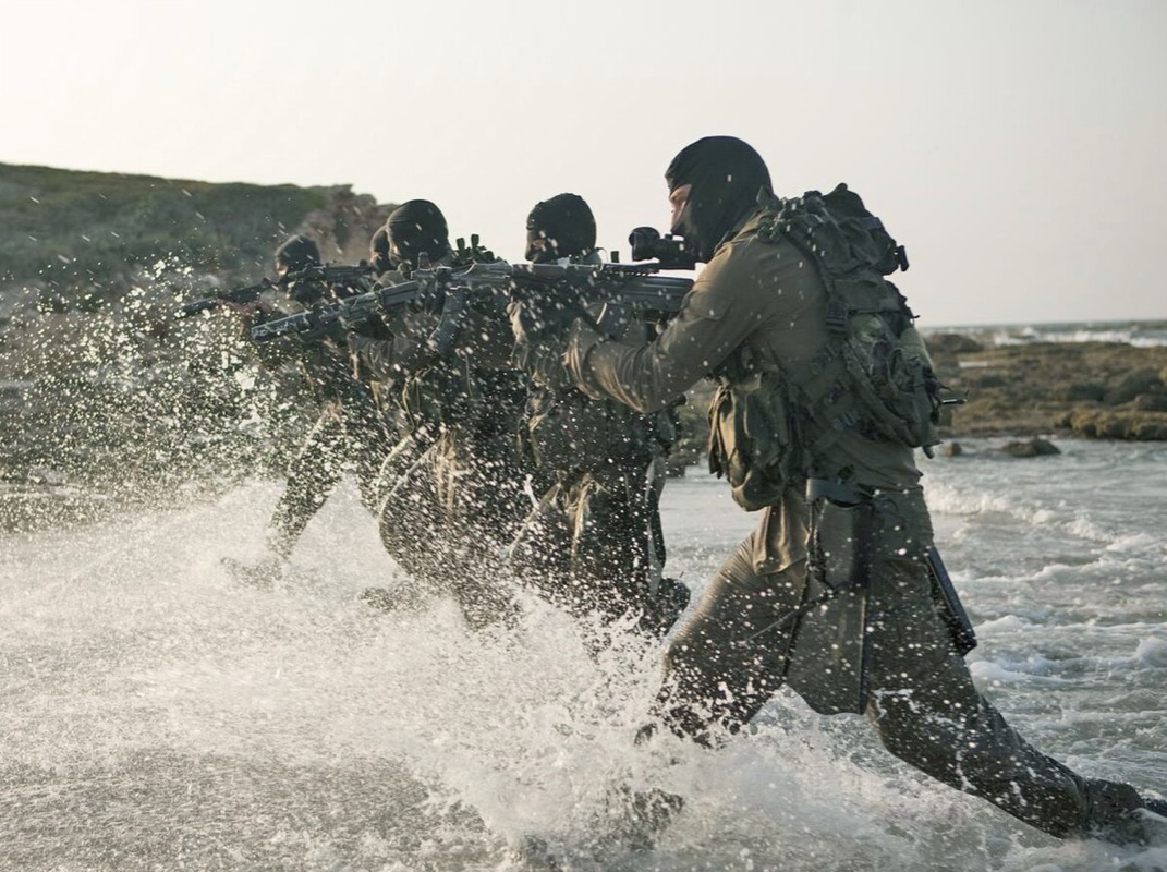 Israeli Shayetet 13 naval commando operators during maritime training exercise