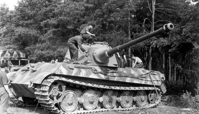 German Tiger II King Tiger heavy tank with its massive 88mm KwK 43 gun