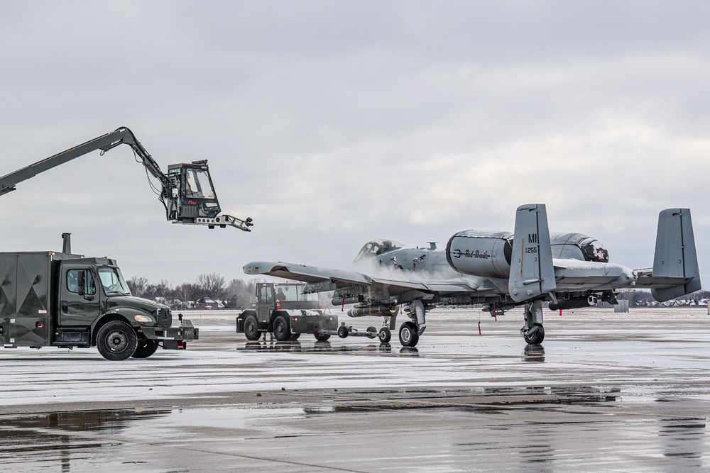 F-35A Lightning II maintainers perform scheduled maintenance operations