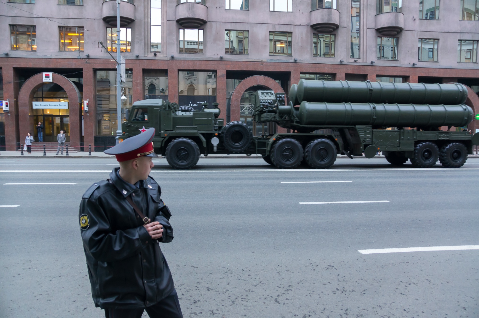 S-400 Triumf air defense system deployed in field position with multiple launcher vehicles and radar systems visible