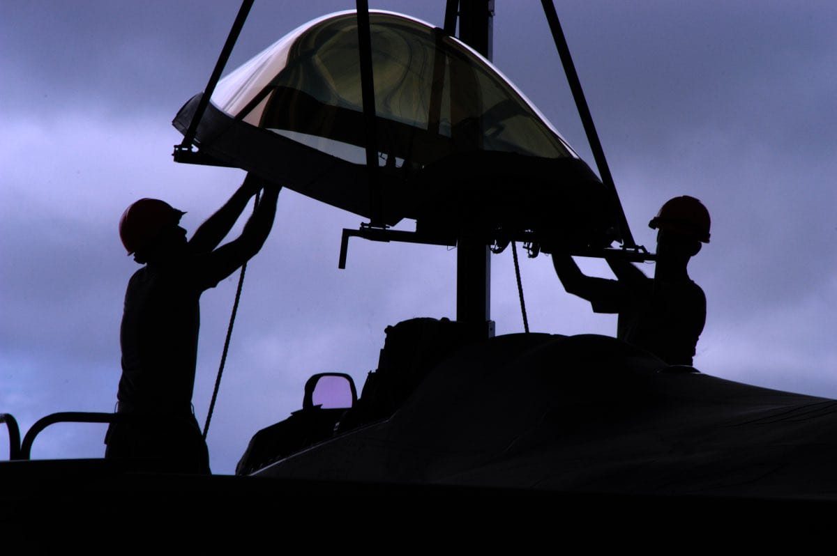 F-22 cockpit maintenance, F-22 facts