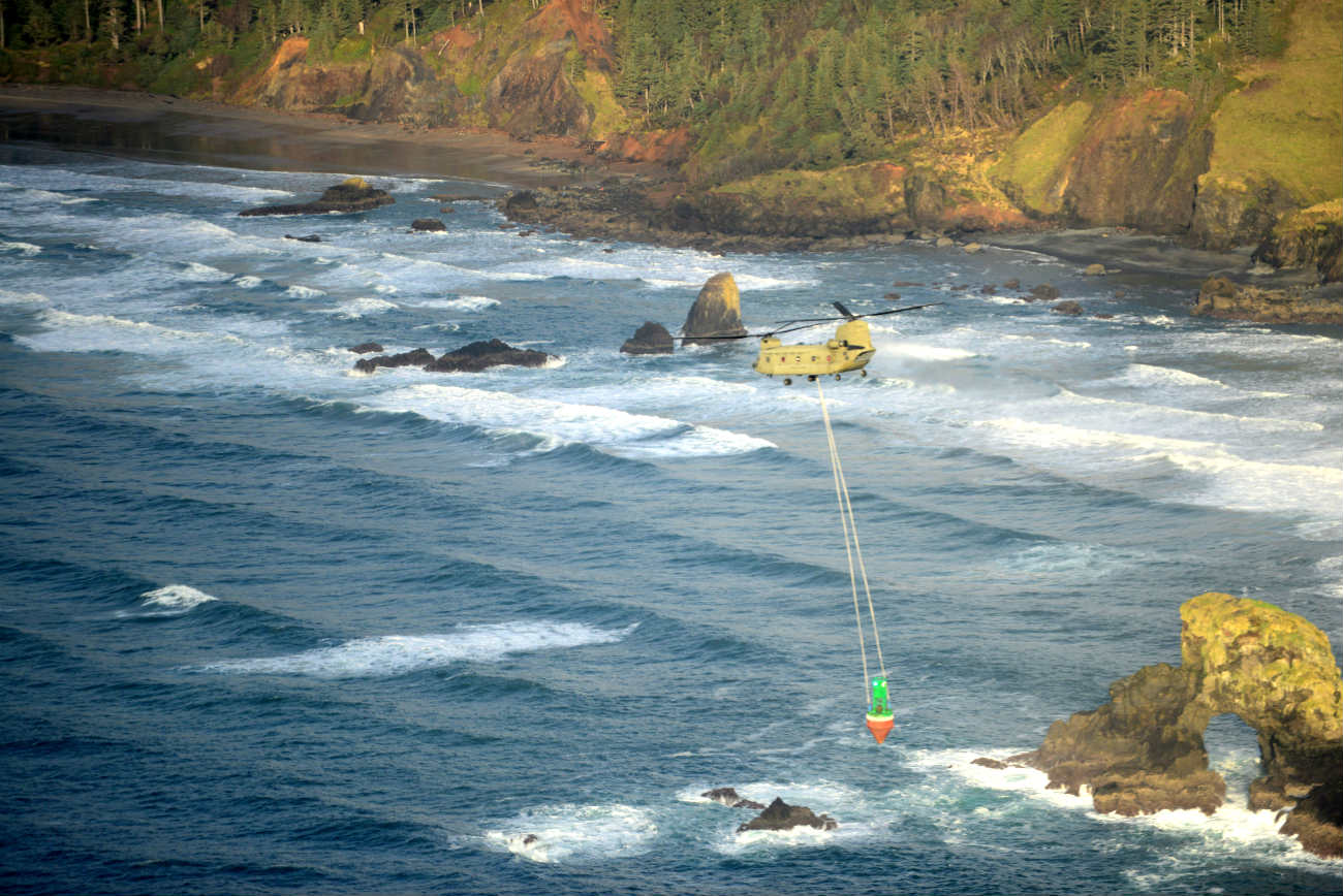 CH47 Chinook Images water lift