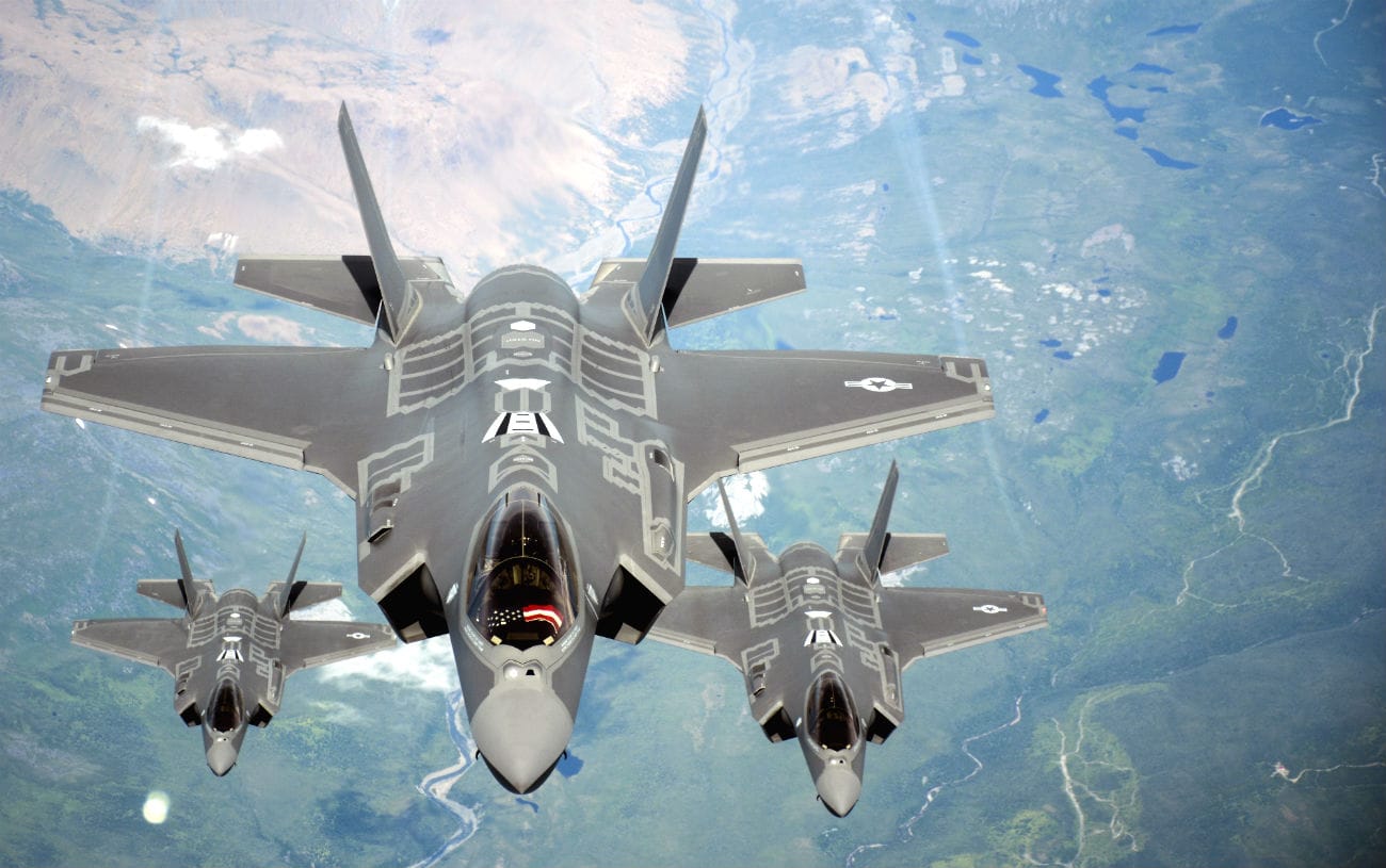 F-35 Lightning formation US fighter jet images