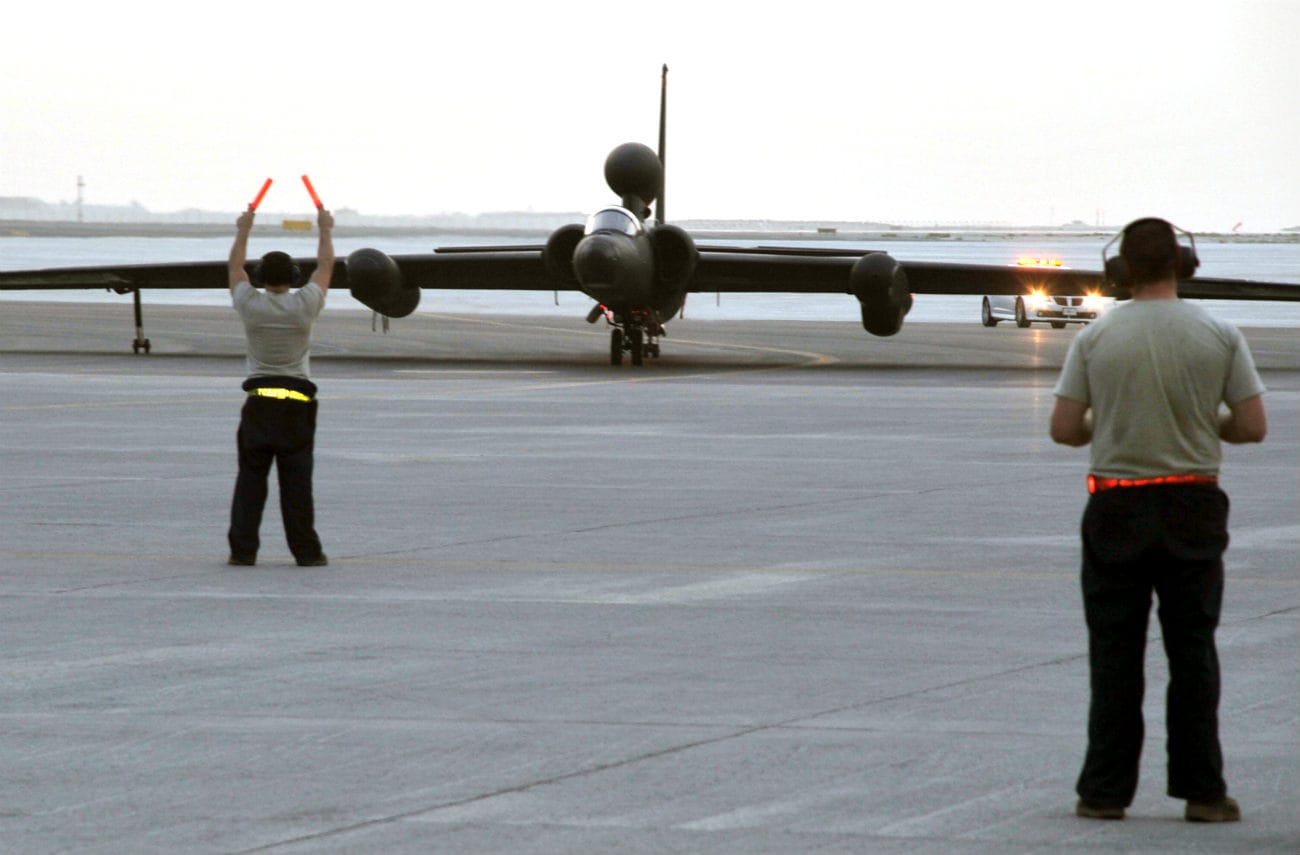 Dragonlady being directed U-2 Dragon Lady Images