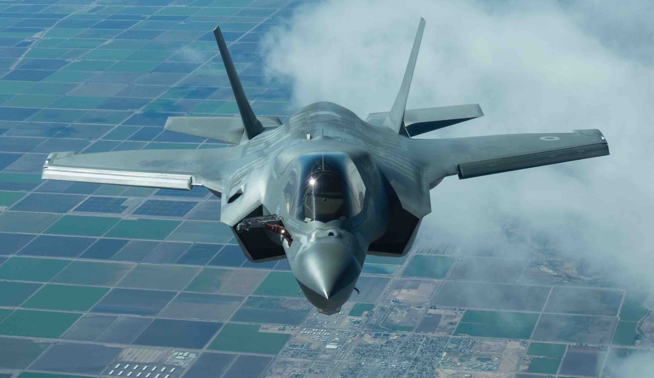 F-35 head on 1, F35 vs F16