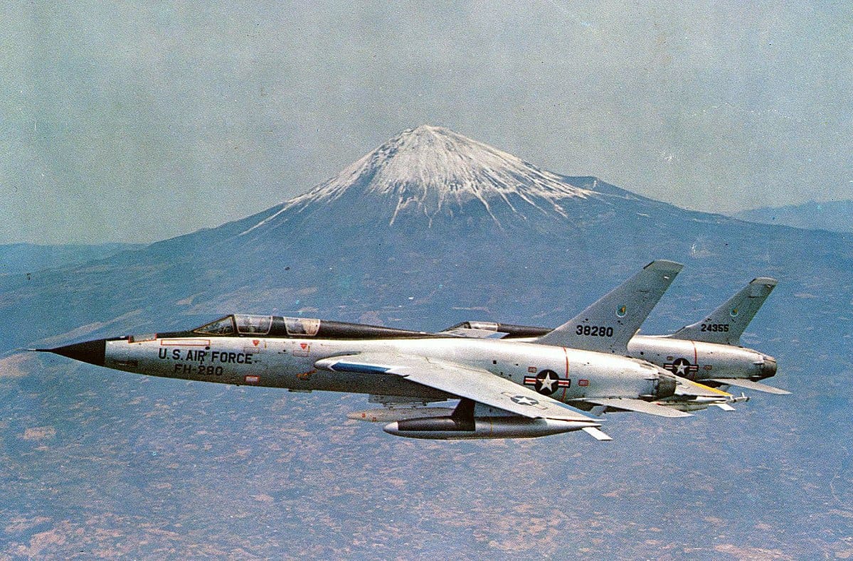 F-105 Thunderchiefs in formation