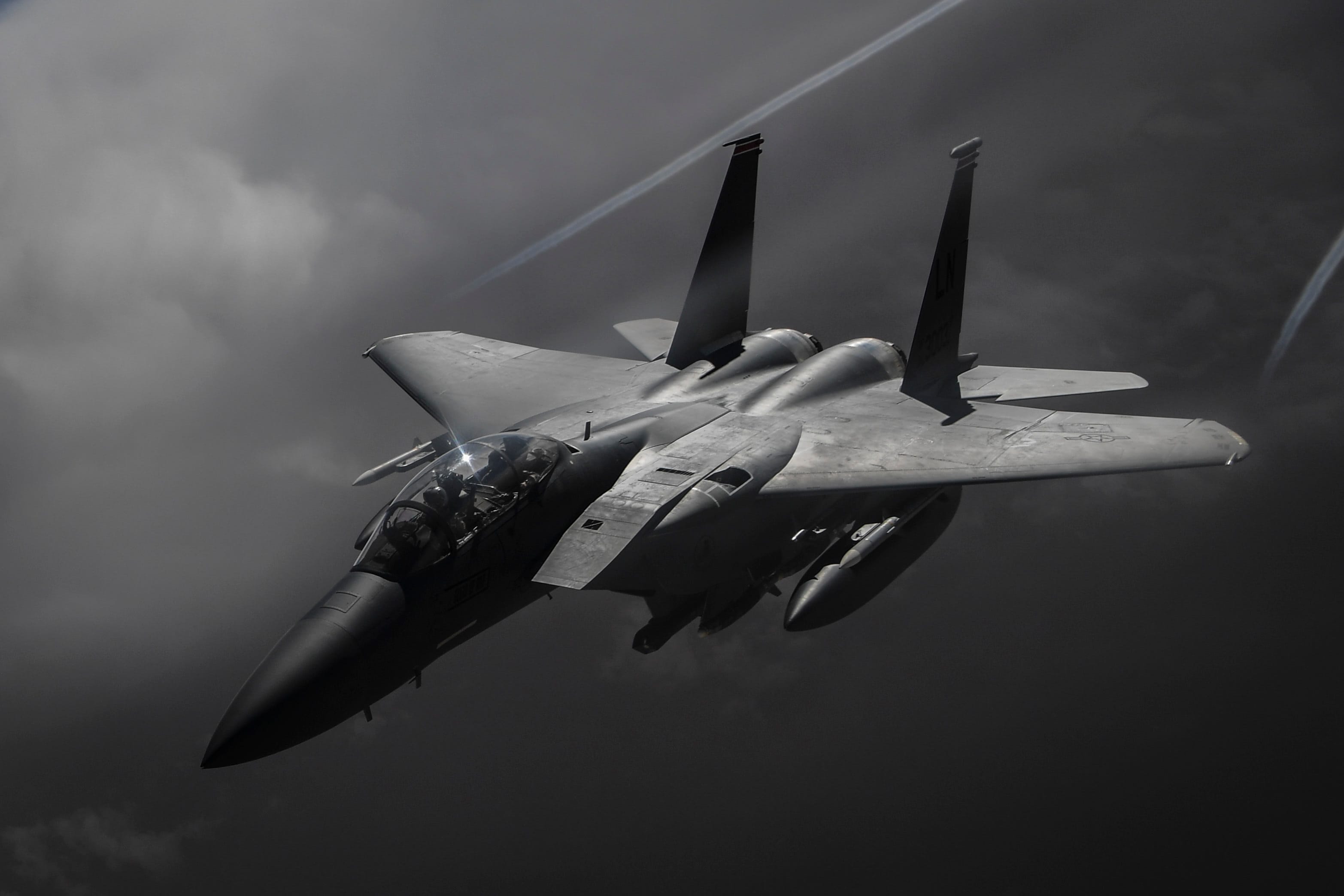 KC-135 refuels F-15s, F-15 facts